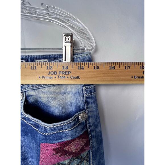 Miss Me Juniors Size 29 Blue Signature Cuffed Capri Distressed Embroidered Jeans - Picture 6 of 12